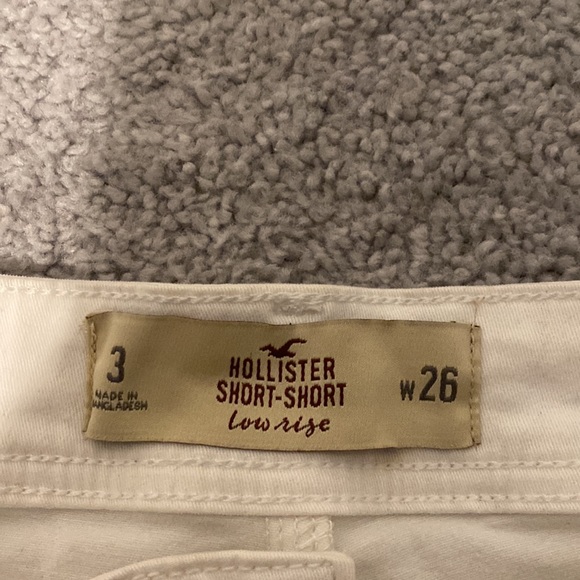 Hollister White Short-Short low rise. - Picture 3 of 3